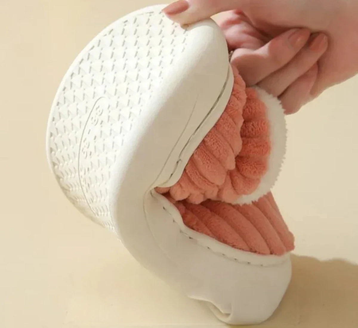 Legganza | Zapatillas de casa de invierno terapéuticas - FluffEase™ [1+1 GRATIS]
